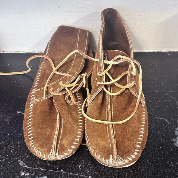 Vintage Minnetonka Moccasins Women’s 7 Suntan Brown Leather #247 - Picture 1 of 5